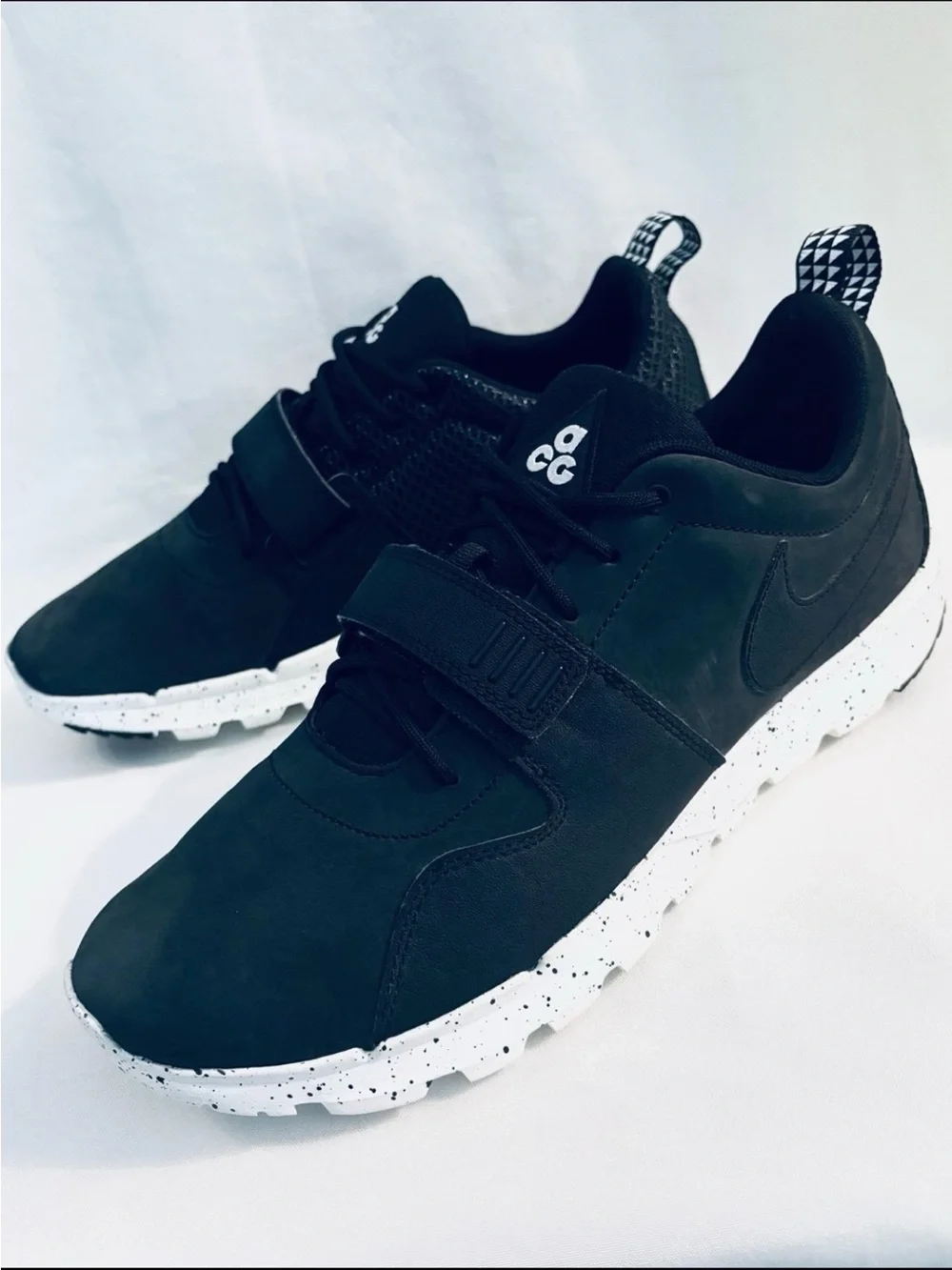 NIKE ACG TRAINERENDOR Waterproof Sneakers